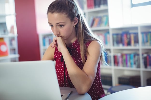 Scholarship Scams: 7 Red Flags to Watch Out for in 2025